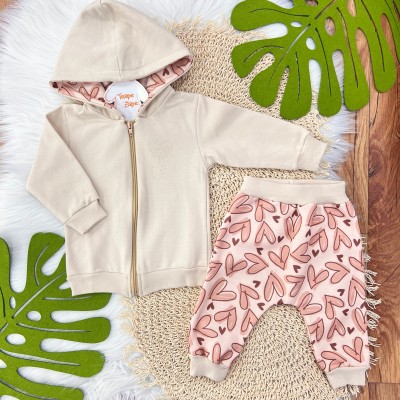 Conj. Jaqueta com Capuz e Calça de Moletom com Corações - Areia